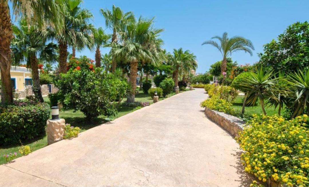 Lillyland Mirage Bay & Aqua Park Hotel