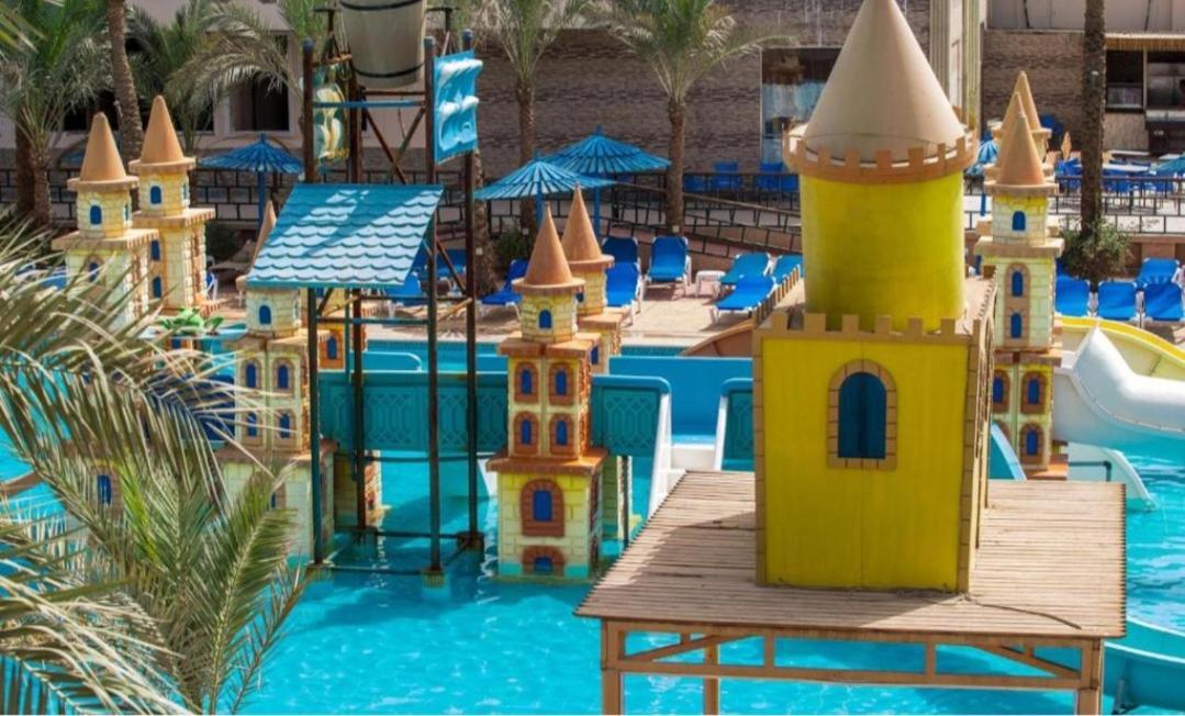 Lillyland Mirage Bay & Aqua Park Hotel