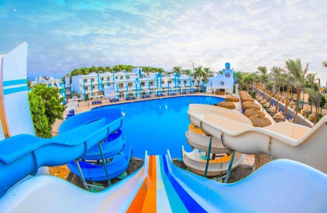 Lillyland Mirage Bay & Aqua Park Hotel