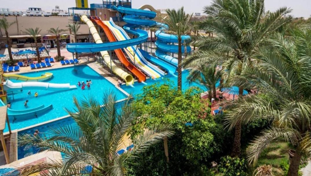 Lillyland Mirage Bay & Aqua Park Hotel