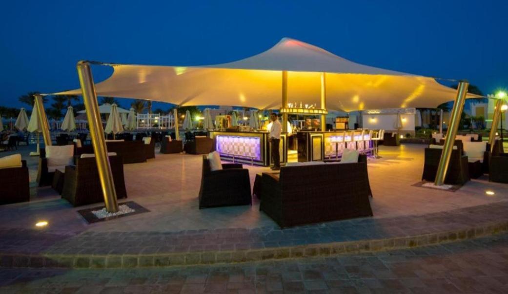 Lillyland Mirage Bay & Aqua Park Hotel